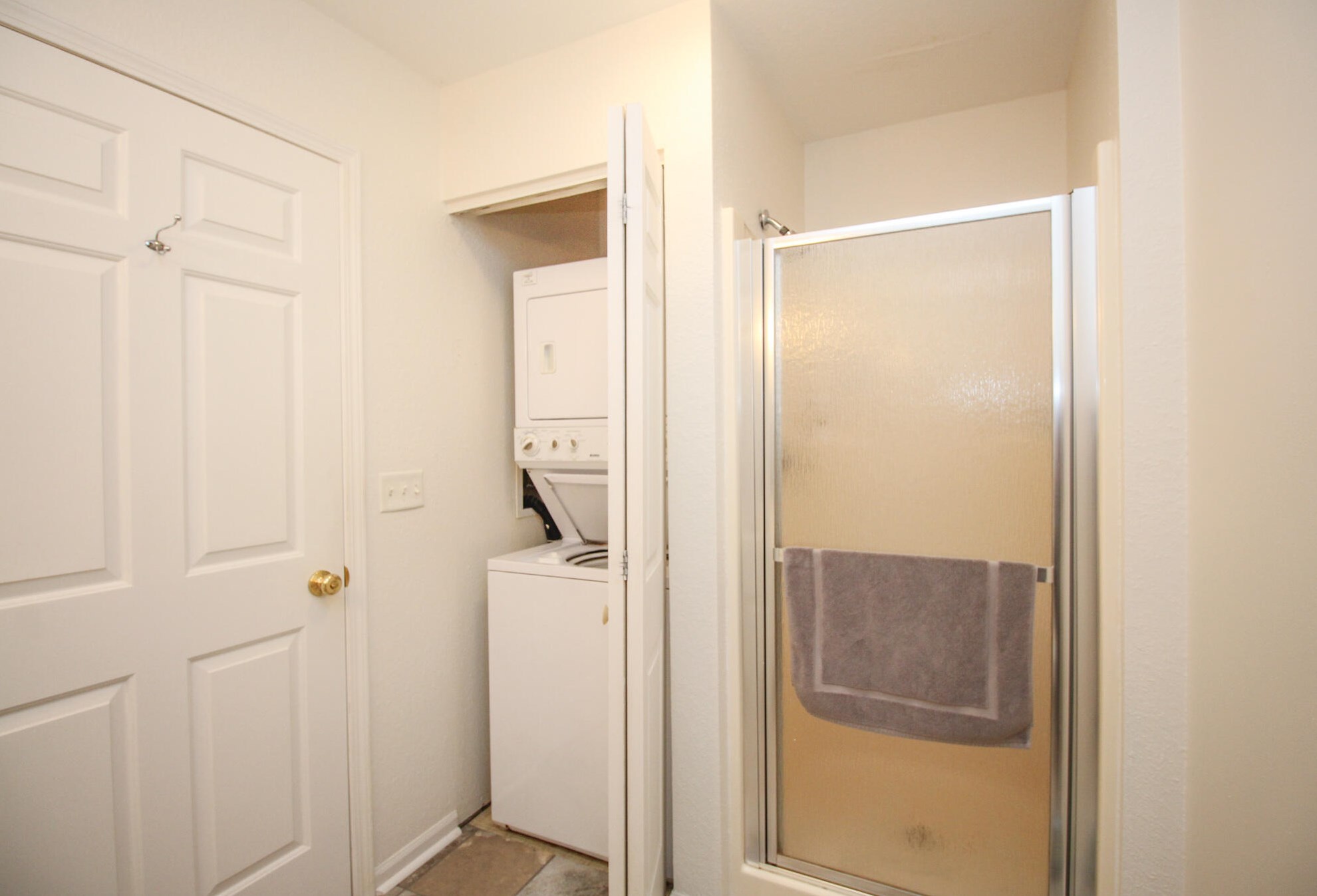 600 Westfield Way, Pewaukee WI  53072-6524 exterior