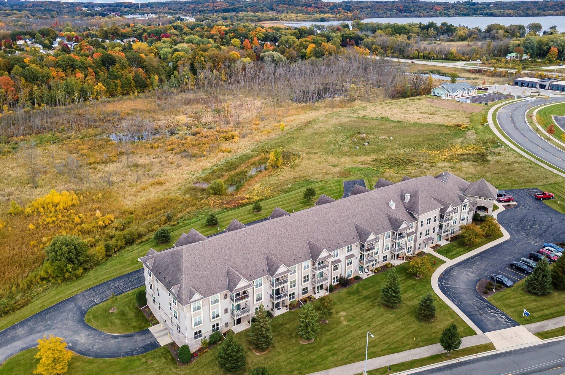 230 Hilldale Dr, Hartford WI  53027-2685 exterior