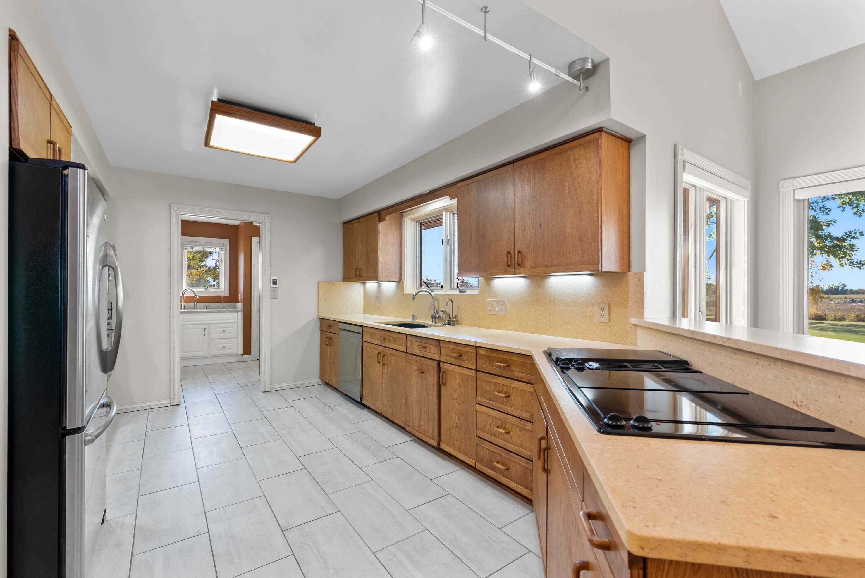 381 Lake Shore Rd, Grafton WI  53024-9550 exterior