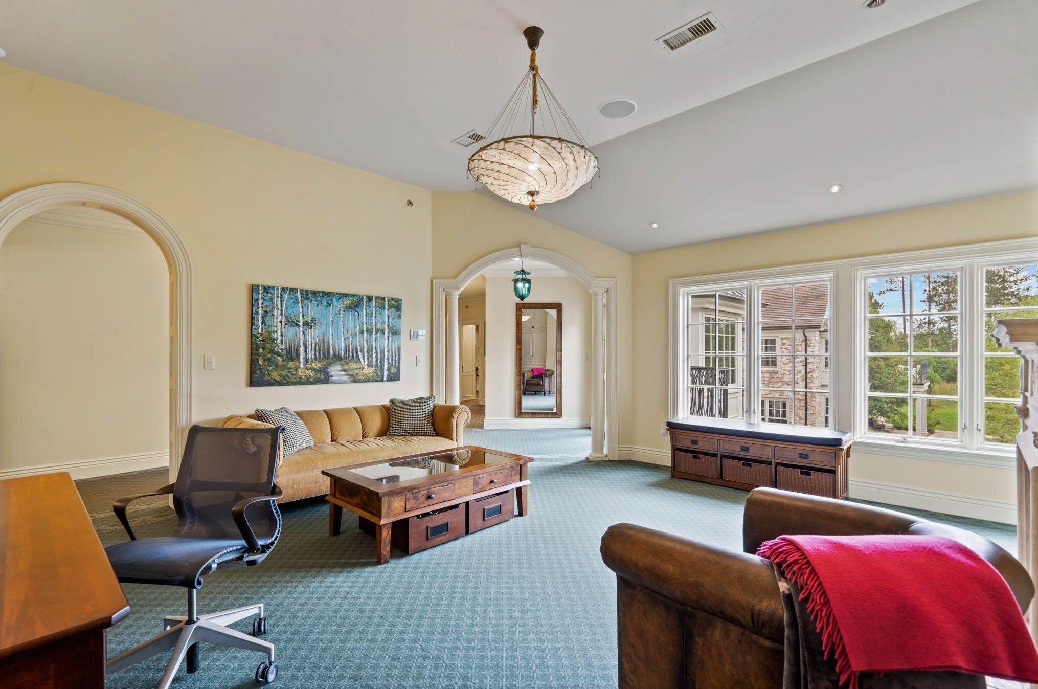 9303 Vly Hl Rd, Milwaukee WI 53217-1039 exterior