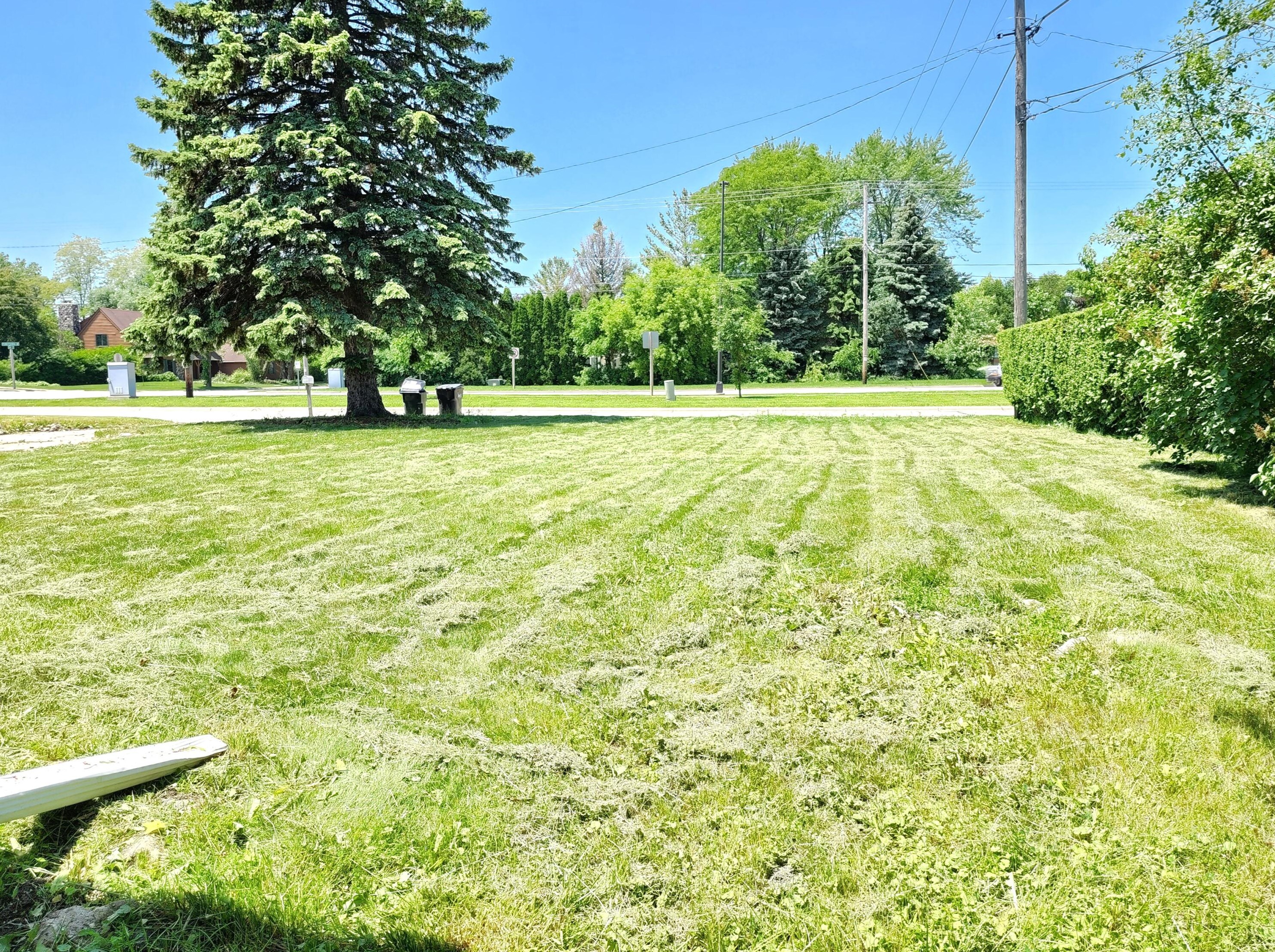 705 Nicholson Ave, South Milwaukee WI  53172-1446 exterior