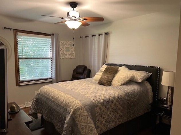 3323 Green Meadows Ln, Racine WI  53405-4706 exterior