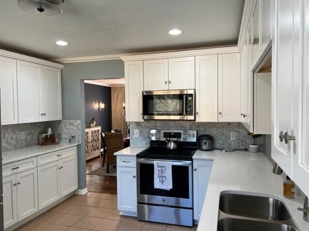 3323 Green Meadows Ln, Racine WI  53405-4706 exterior