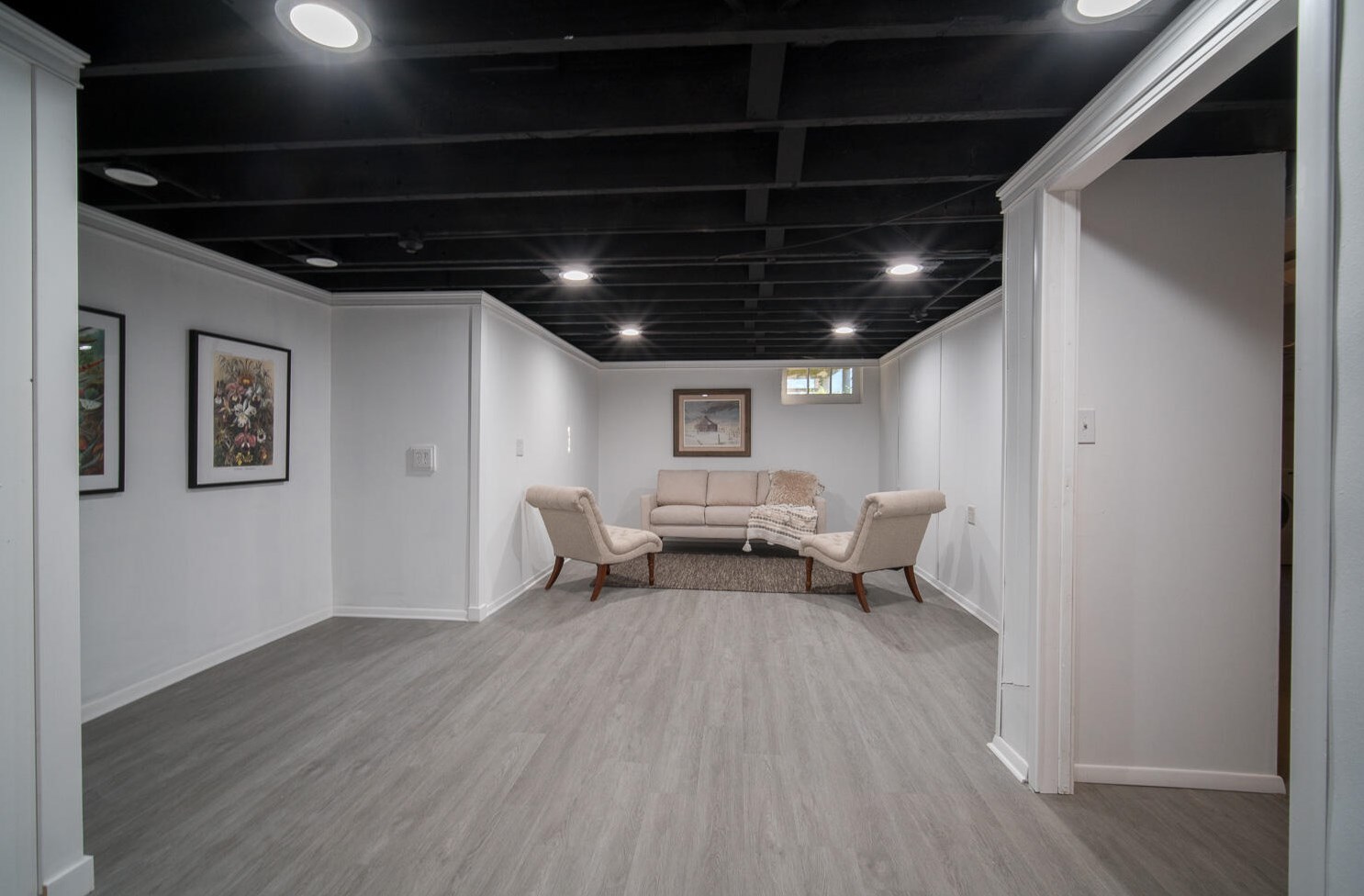 215 Bobolink Dr, Brookfield WI  53005-8033 exterior