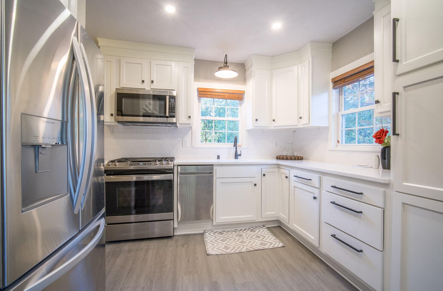 215 Bobolink Dr, Brookfield WI  53005-8033 exterior