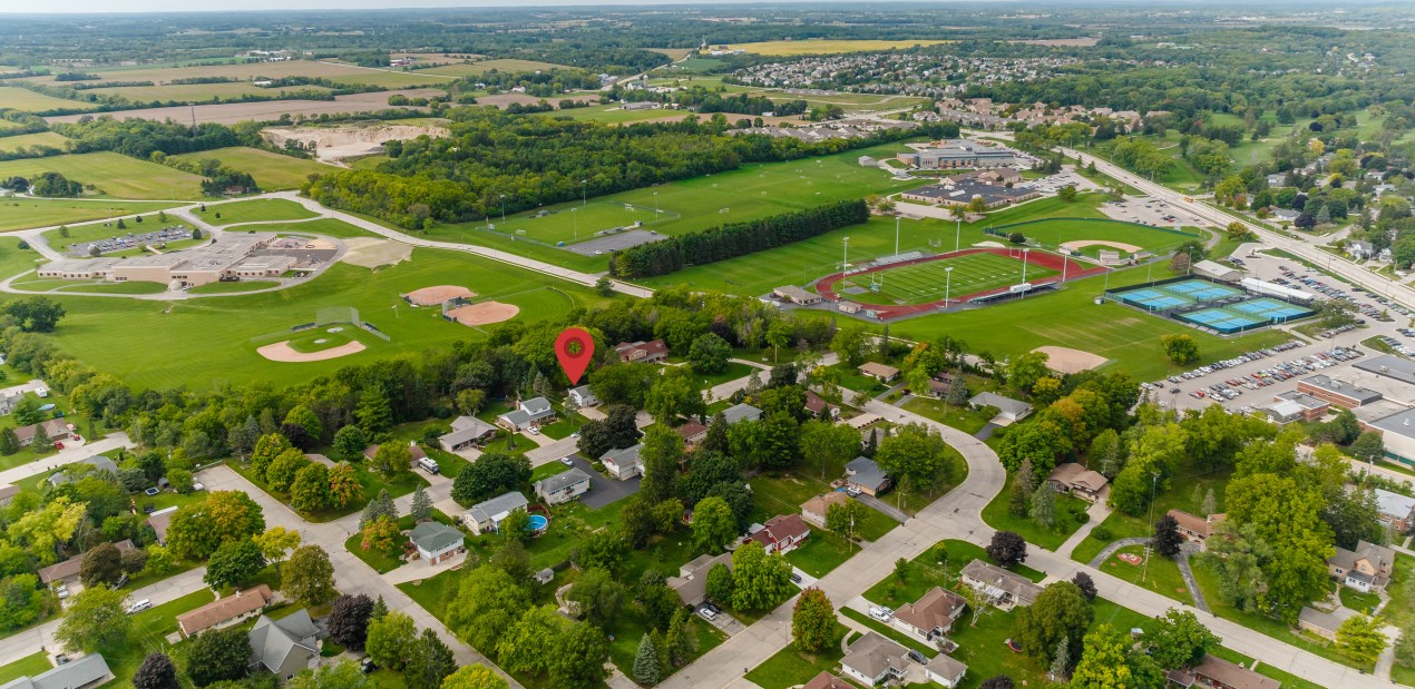 206 Franklin St, Waterford, WI 53185