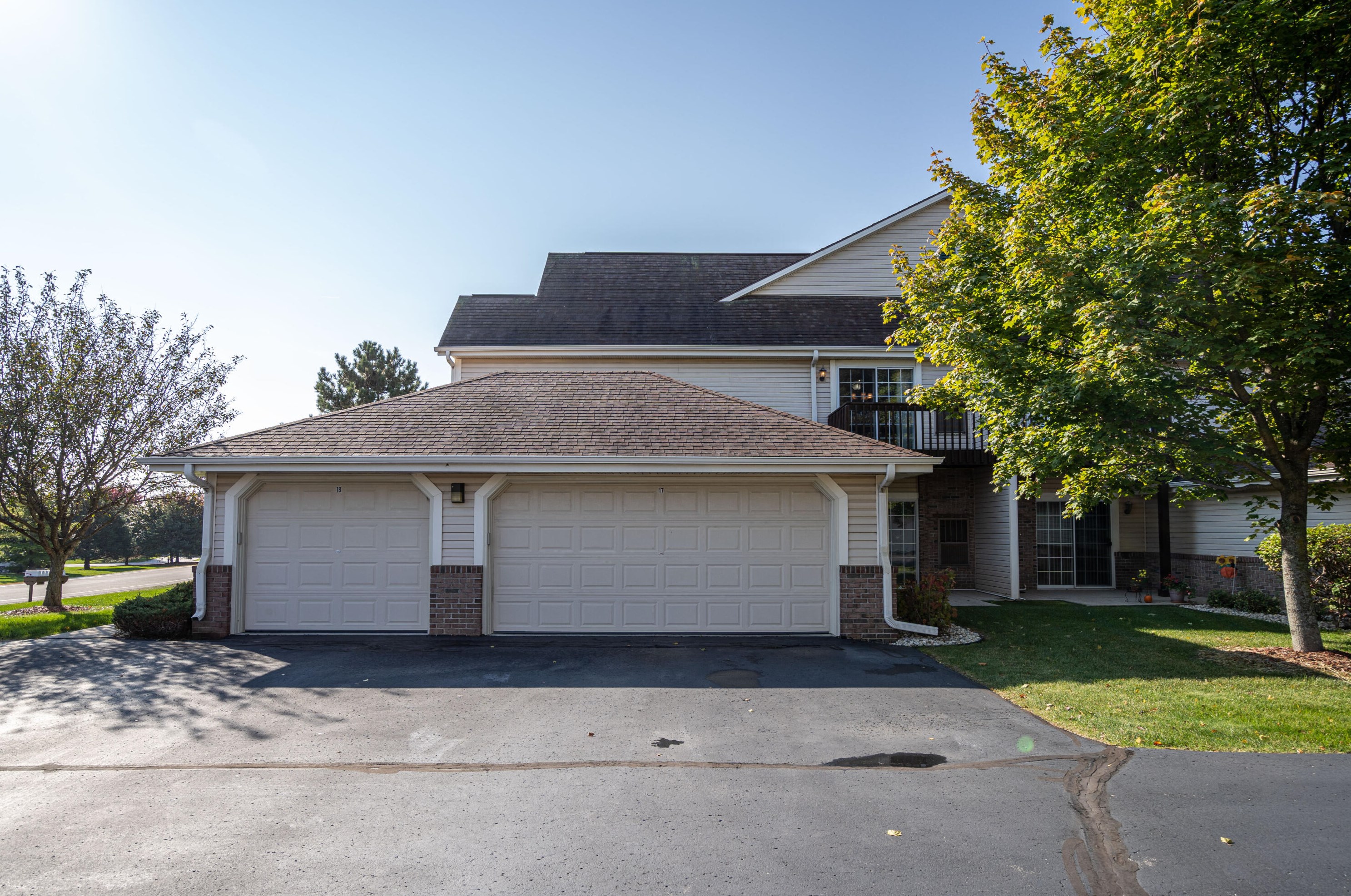6906 Dale Dr, Racine WI  53402-9415 exterior