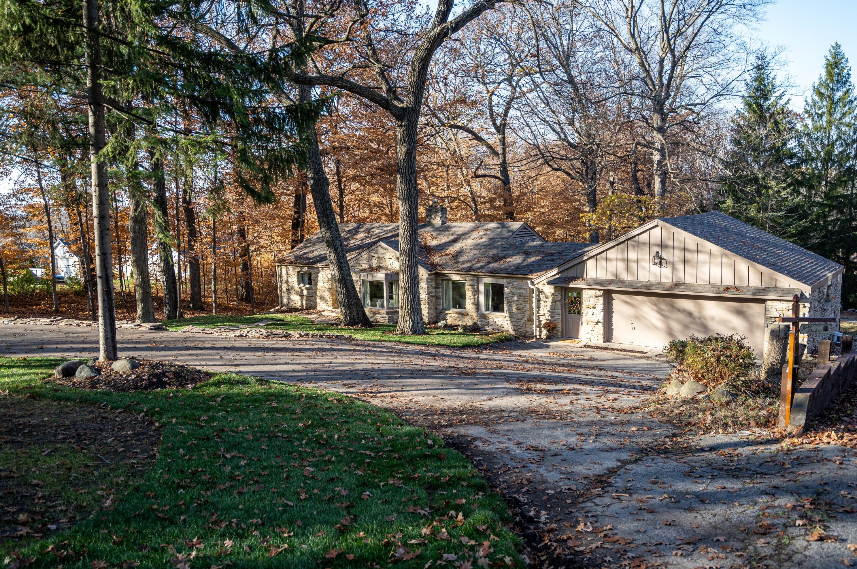 19160 North Ave, Brookfield WI  53045-4186 exterior
