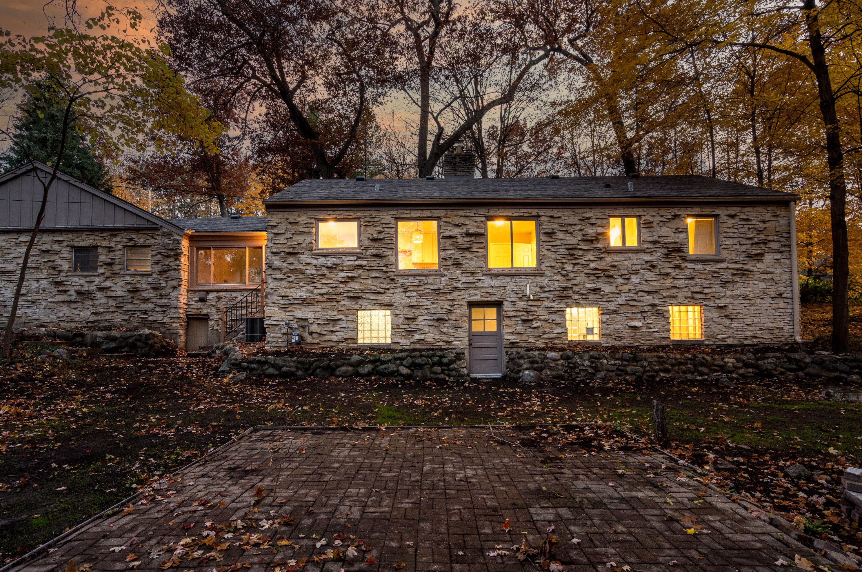 19160 North Ave, Brookfield WI  53045-4186 exterior