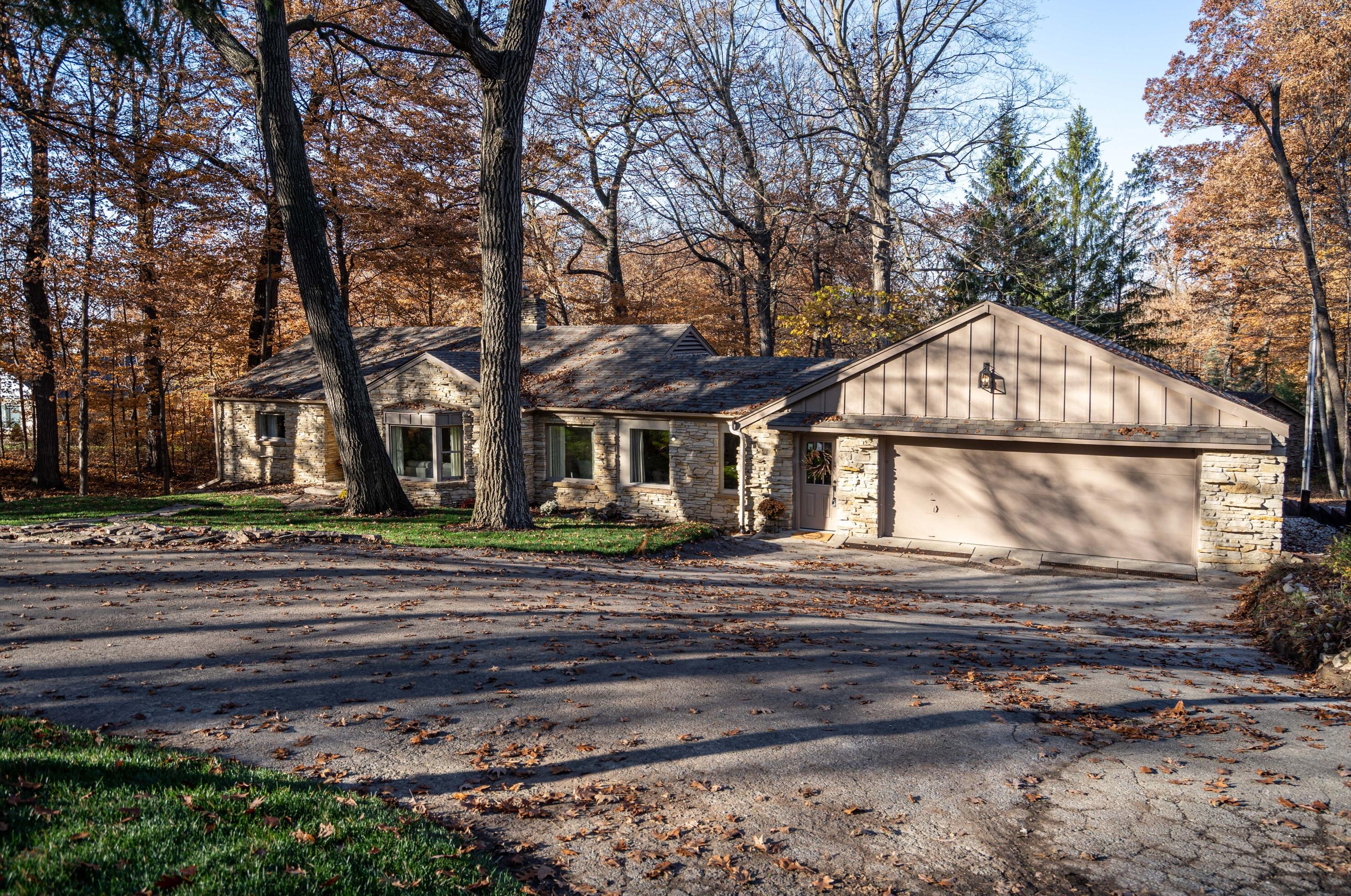 19160 North Ave, Brookfield WI  53045-4186 exterior