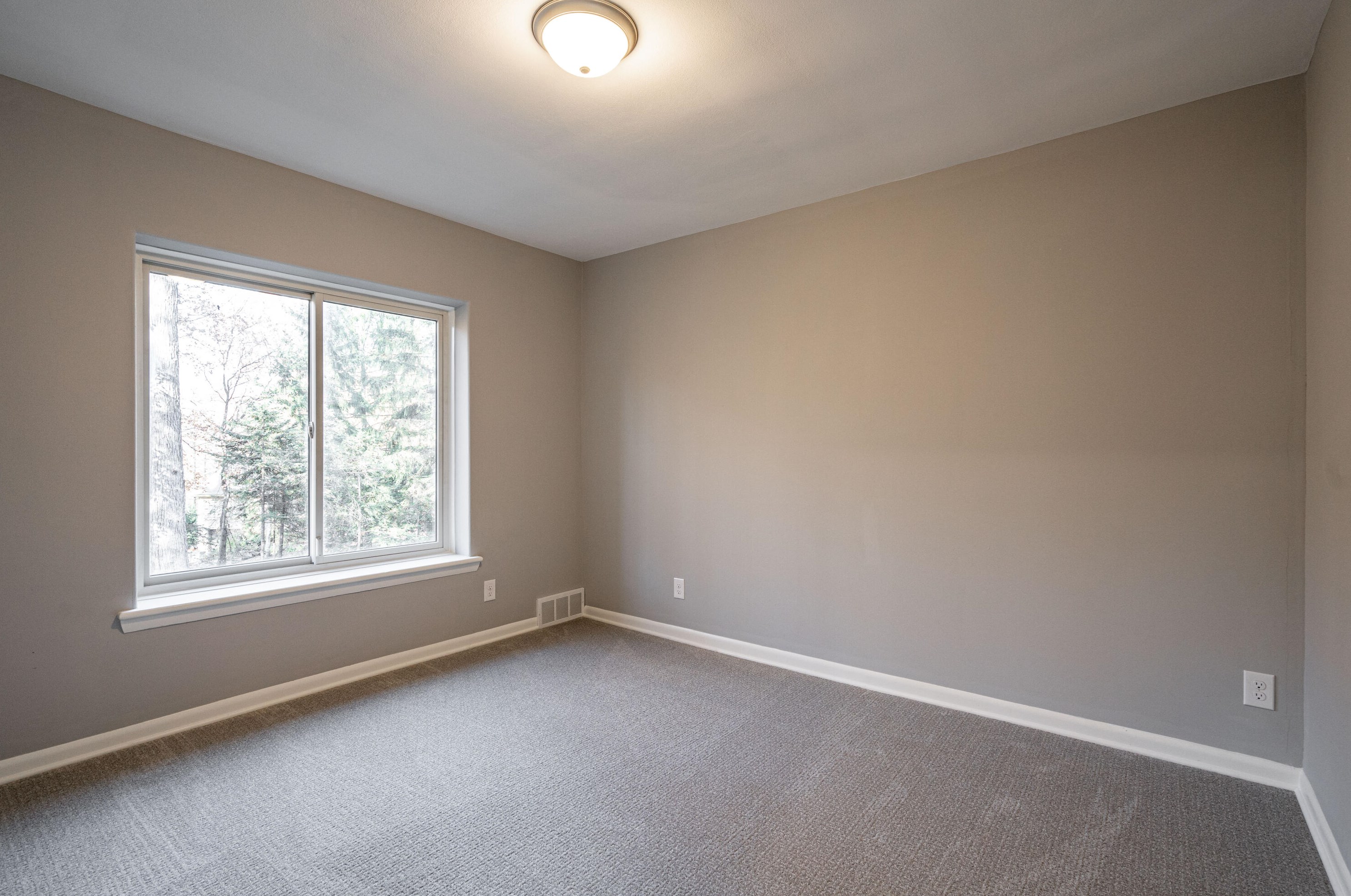 19160 North Ave, Brookfield WI  53045-4186 exterior