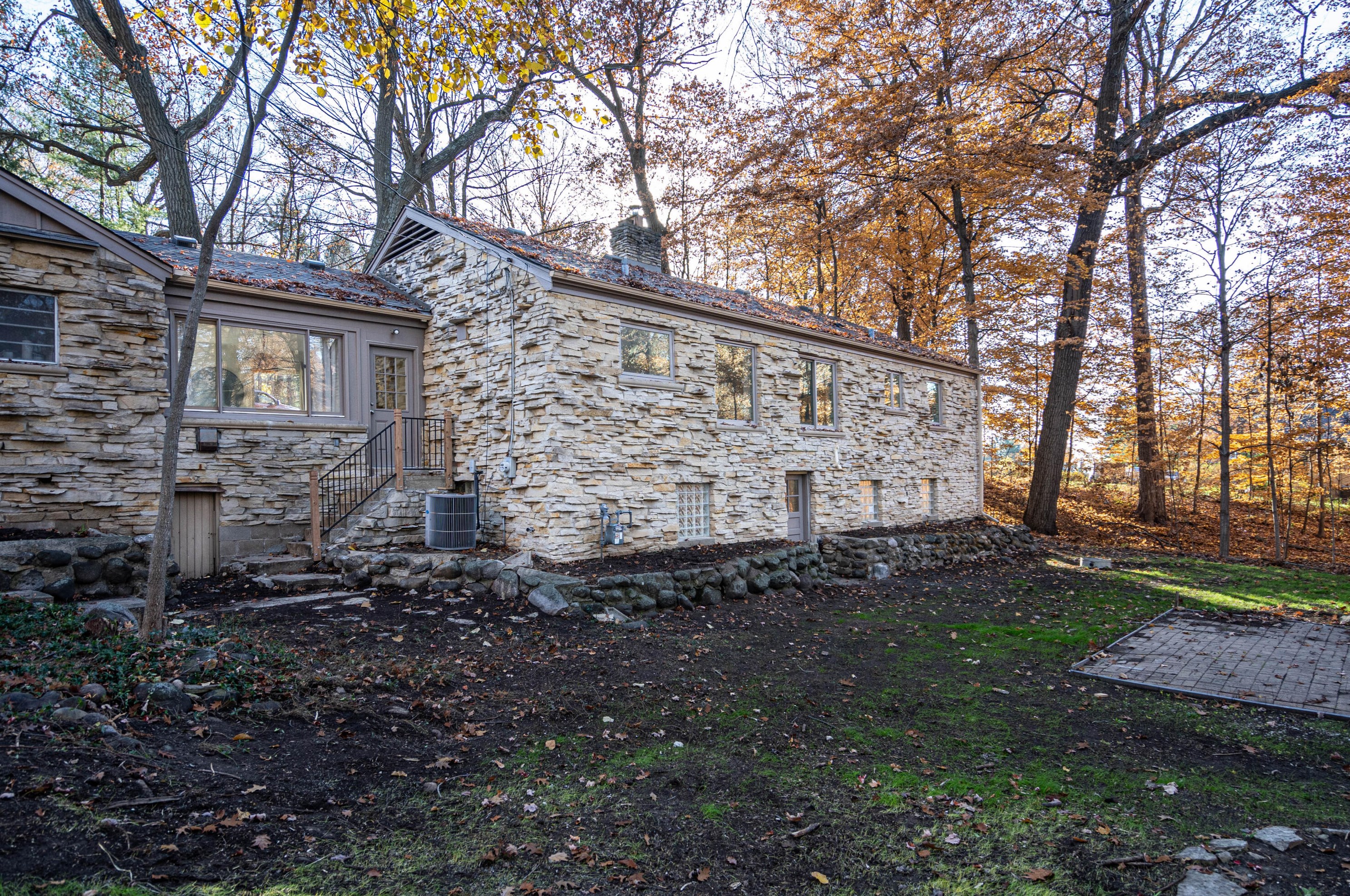 19160 North Ave, Brookfield WI  53045-4186 exterior
