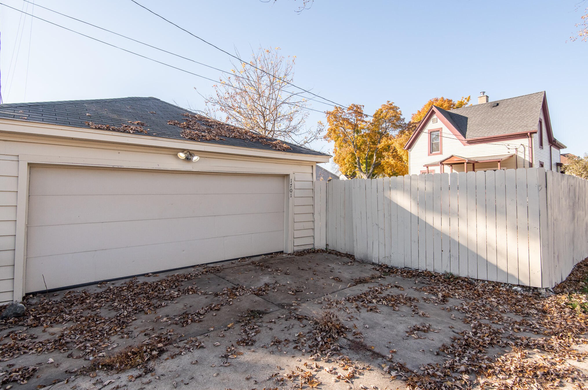 1701 Holmes Ave, Racine WI  53405-3546 exterior