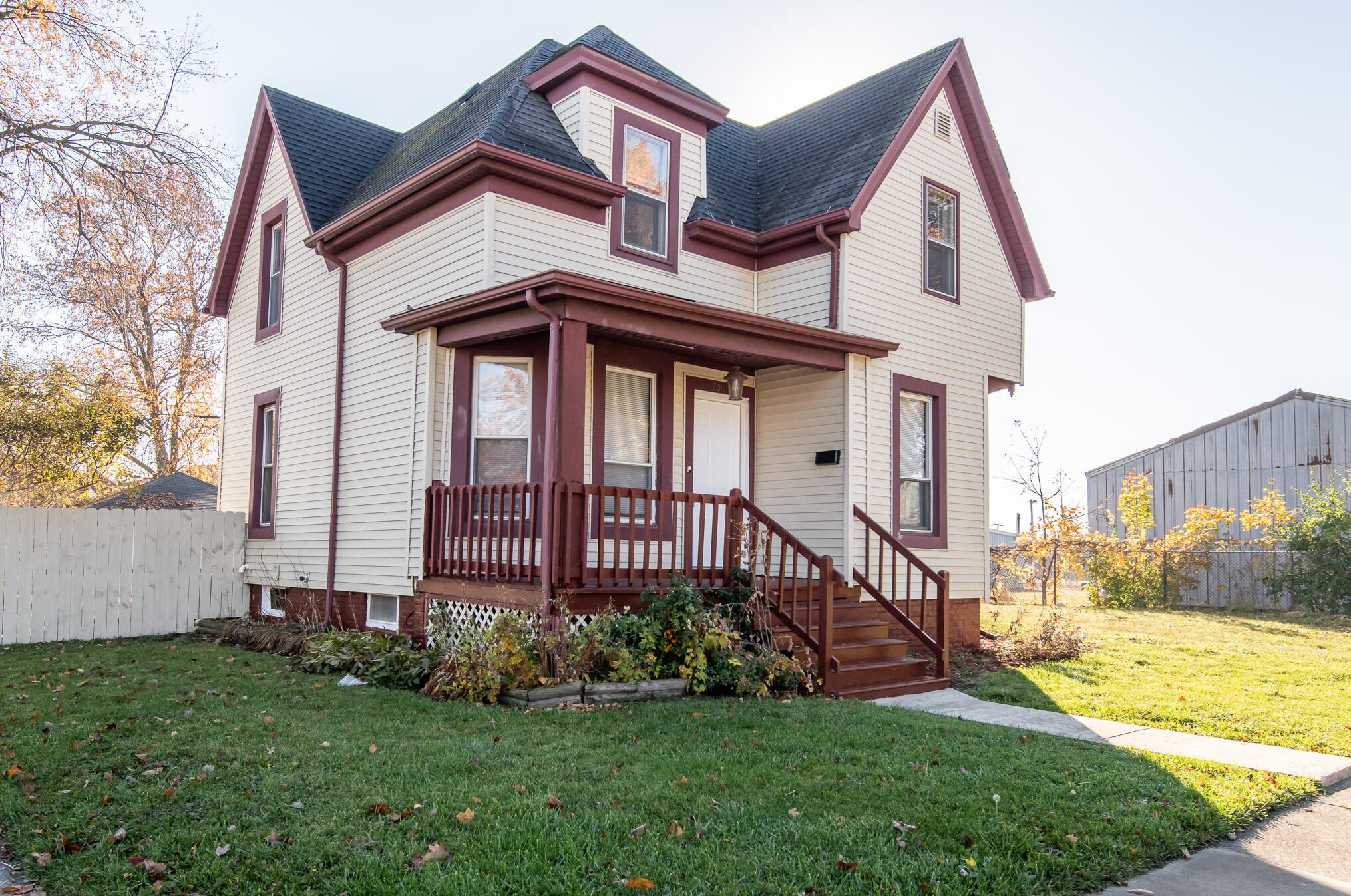 1701 Holmes Ave, Racine WI  53405-3546 exterior