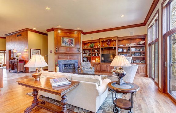 3000 Nagawicka Rd, Chenequa WI 53029-8322 exterior