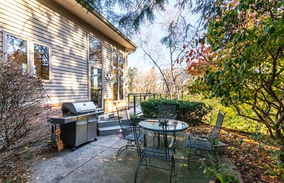 3000 Nagawicka Rd, Chenequa WI 53029-8322 exterior