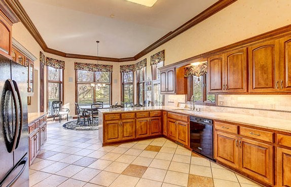 3000 Nagawicka Rd, Chenequa WI 53029-8322 exterior