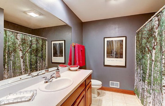 3000 Nagawicka Rd, Chenequa WI 53029-8322 exterior