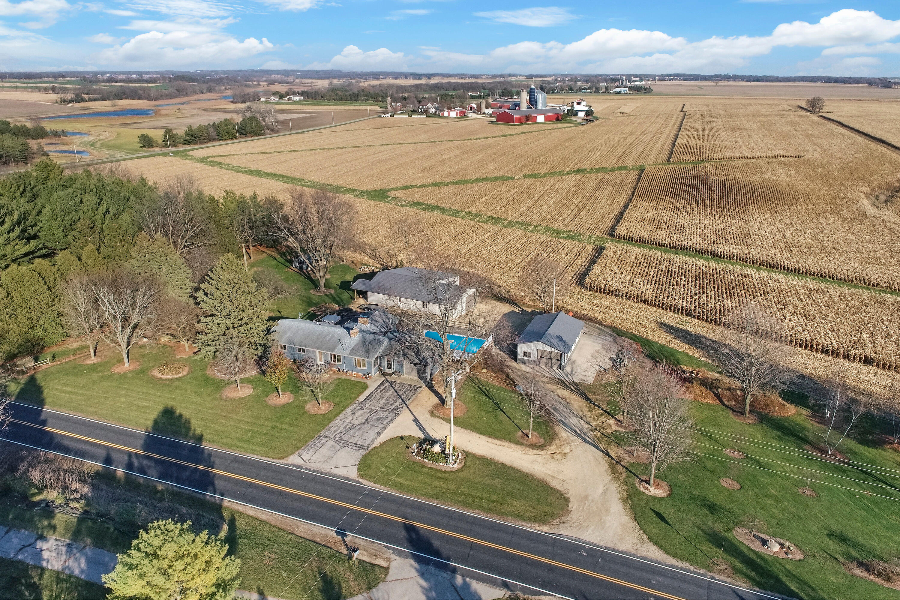 N2230 Six Corners Rd, Walworth, WI 53184 - MLS 1818104 - Coldwell Banker