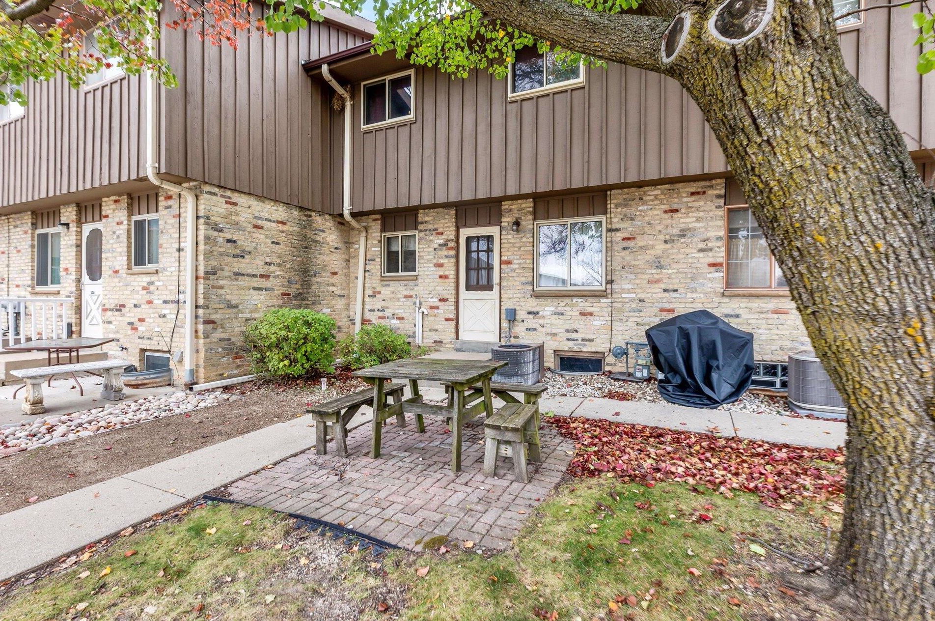 9839 Beloit Rd, Milwaukee WI 53227-4234 exterior