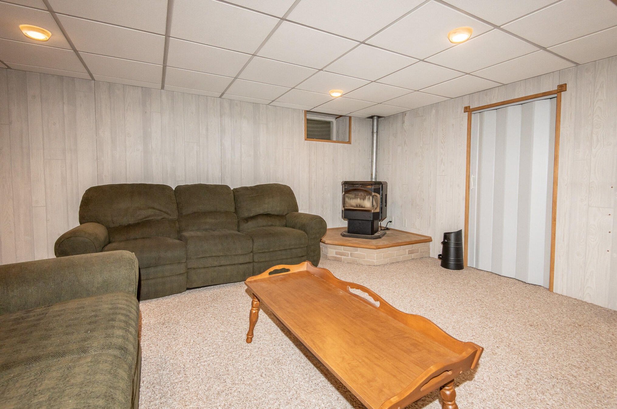 990 13th Ave, Grafton WI  53024-1512 exterior