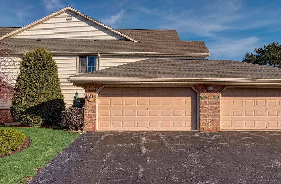 763 Cheyenne Ave, Grafton WI  53024-1634 exterior