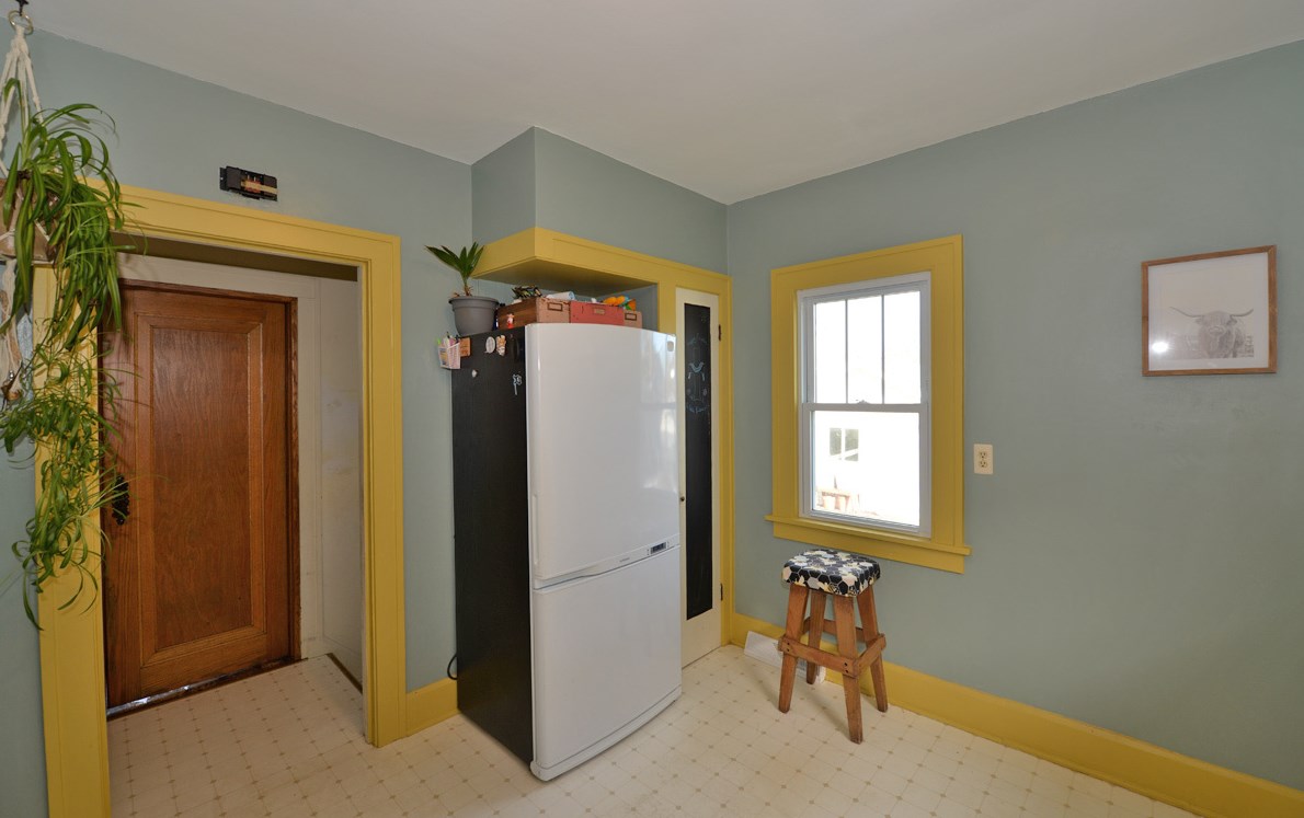 1423 Monroe Ave, Racine WI  53405-3247 exterior