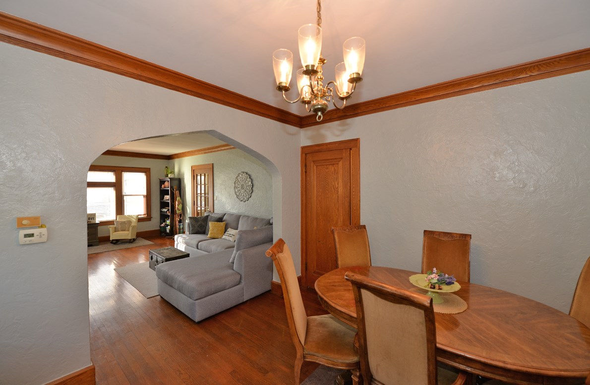 1423 Monroe Ave, Racine WI  53405-3247 exterior