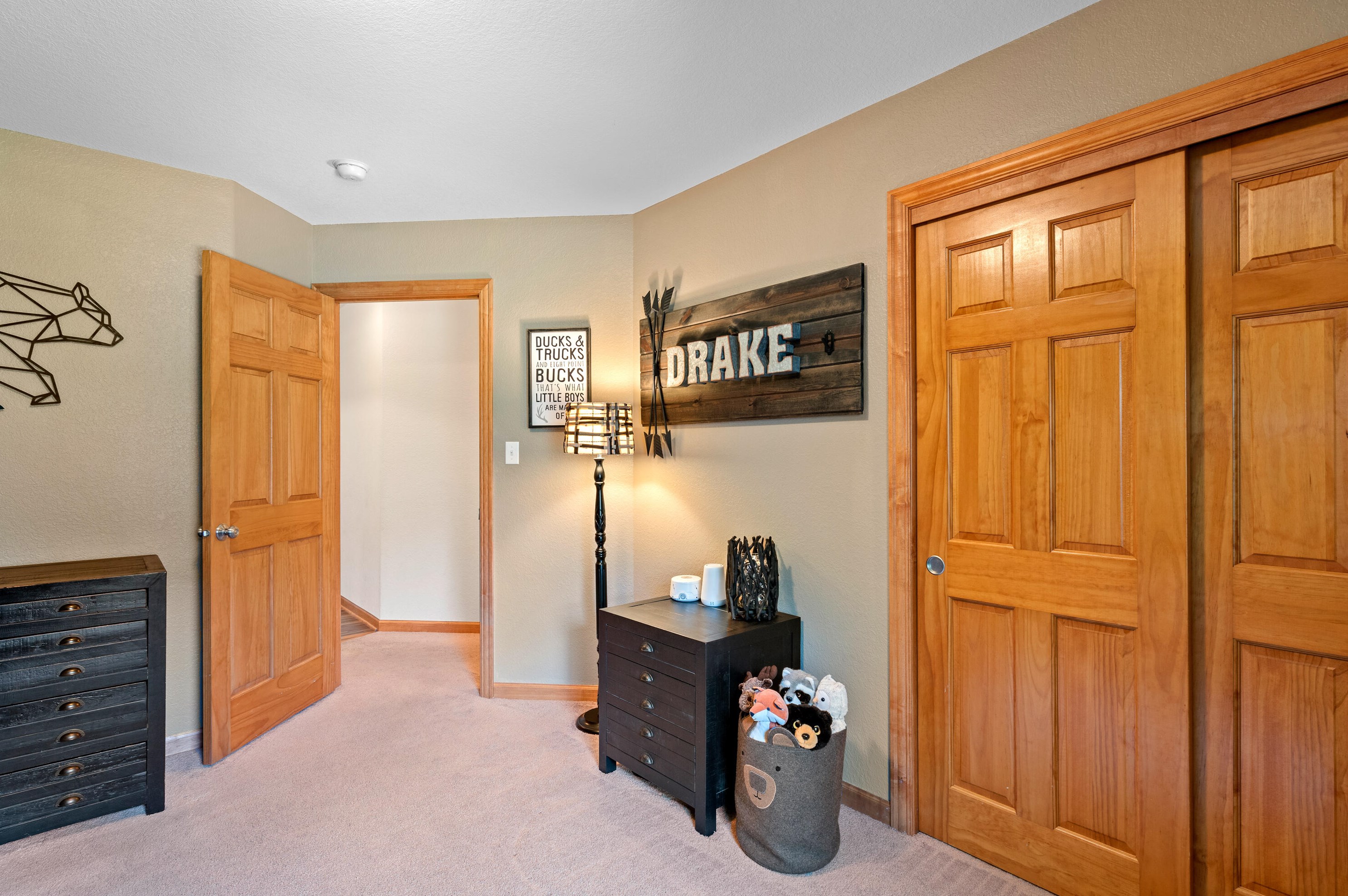 3880 Green Meadows Ct, Oak Creek WI  53154-6653 exterior