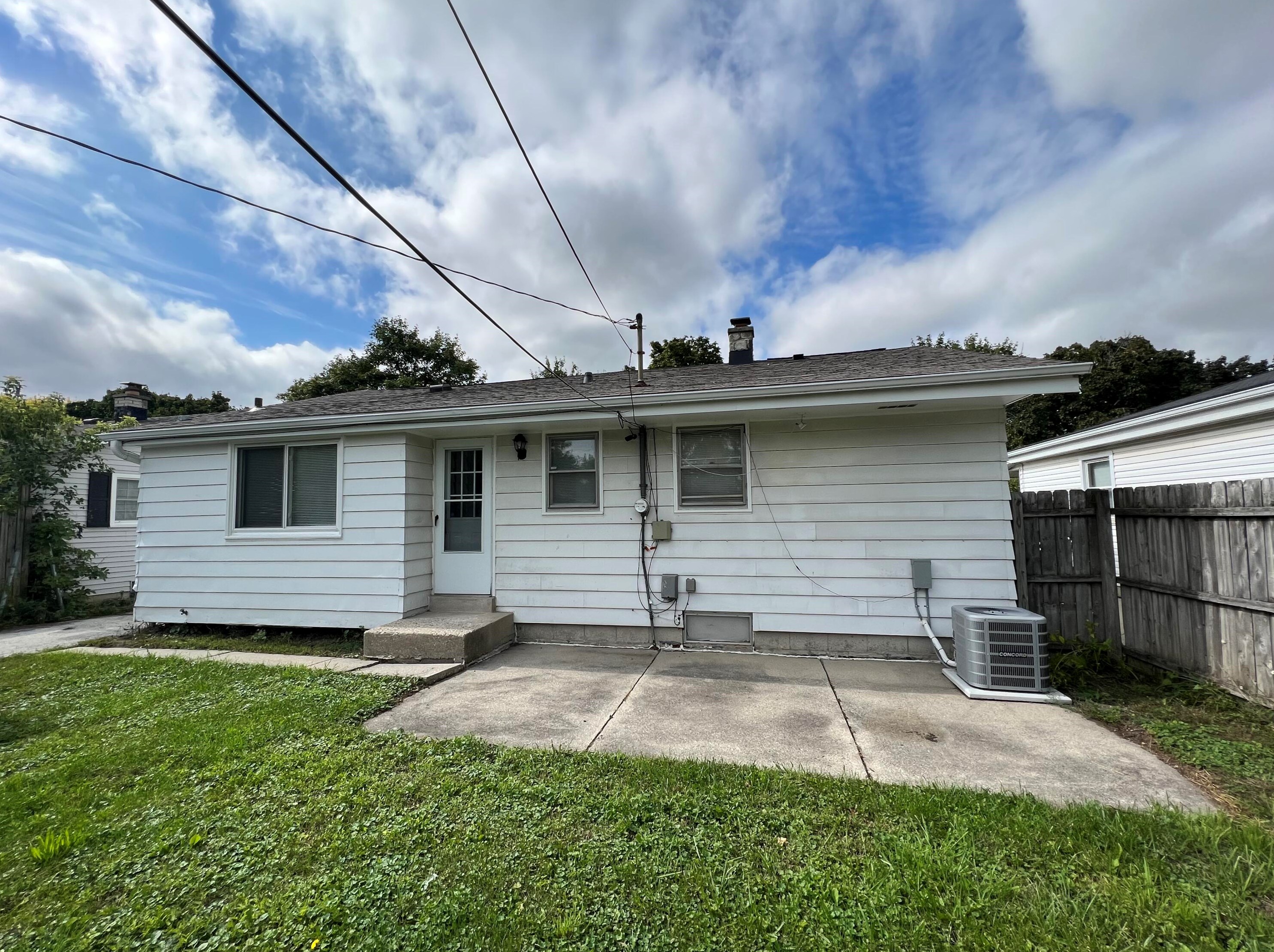 6754 51st St, Milwaukee WI  53223-6037 exterior