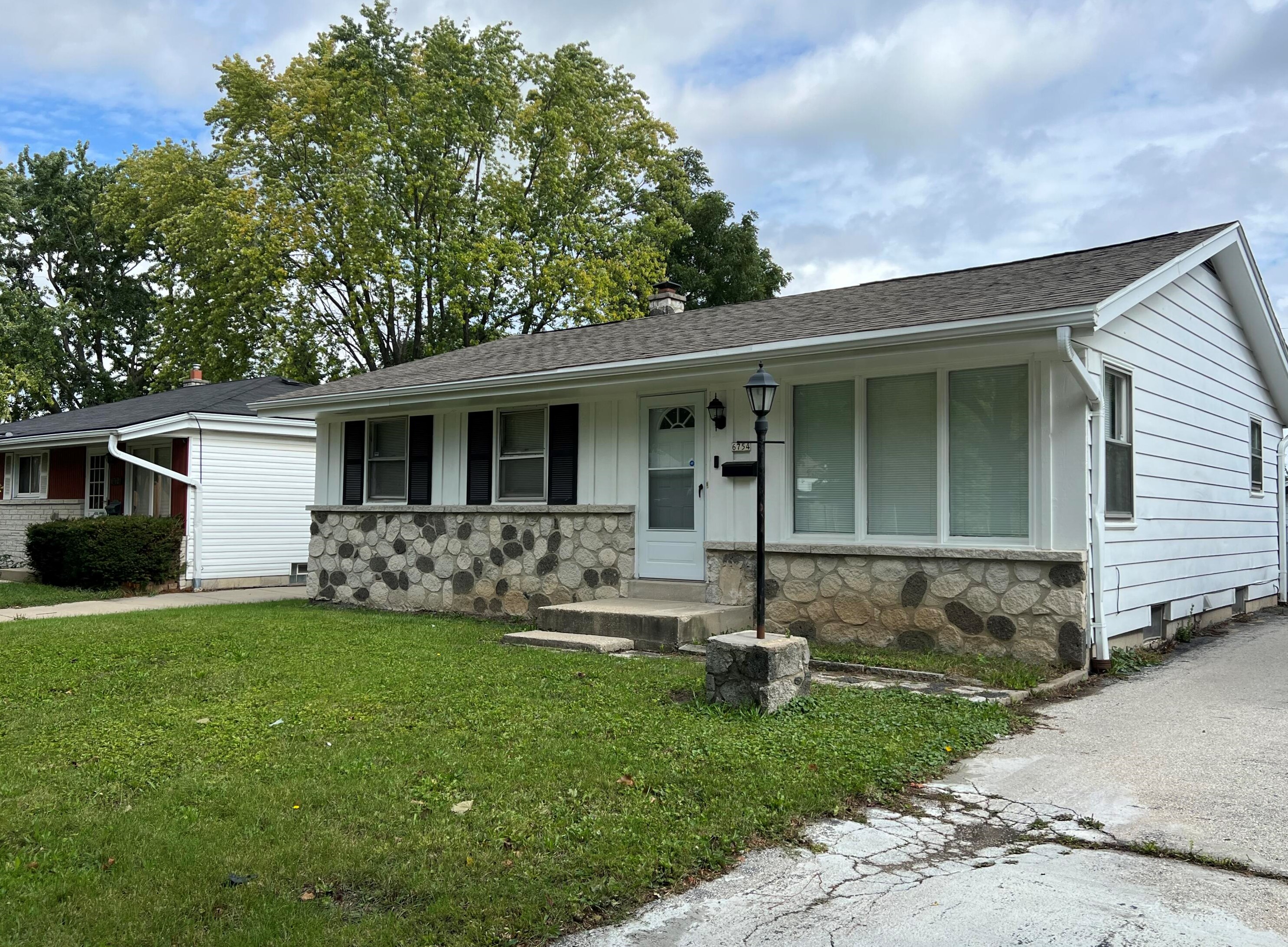 6754 51st St, Milwaukee WI  53223-6037 exterior