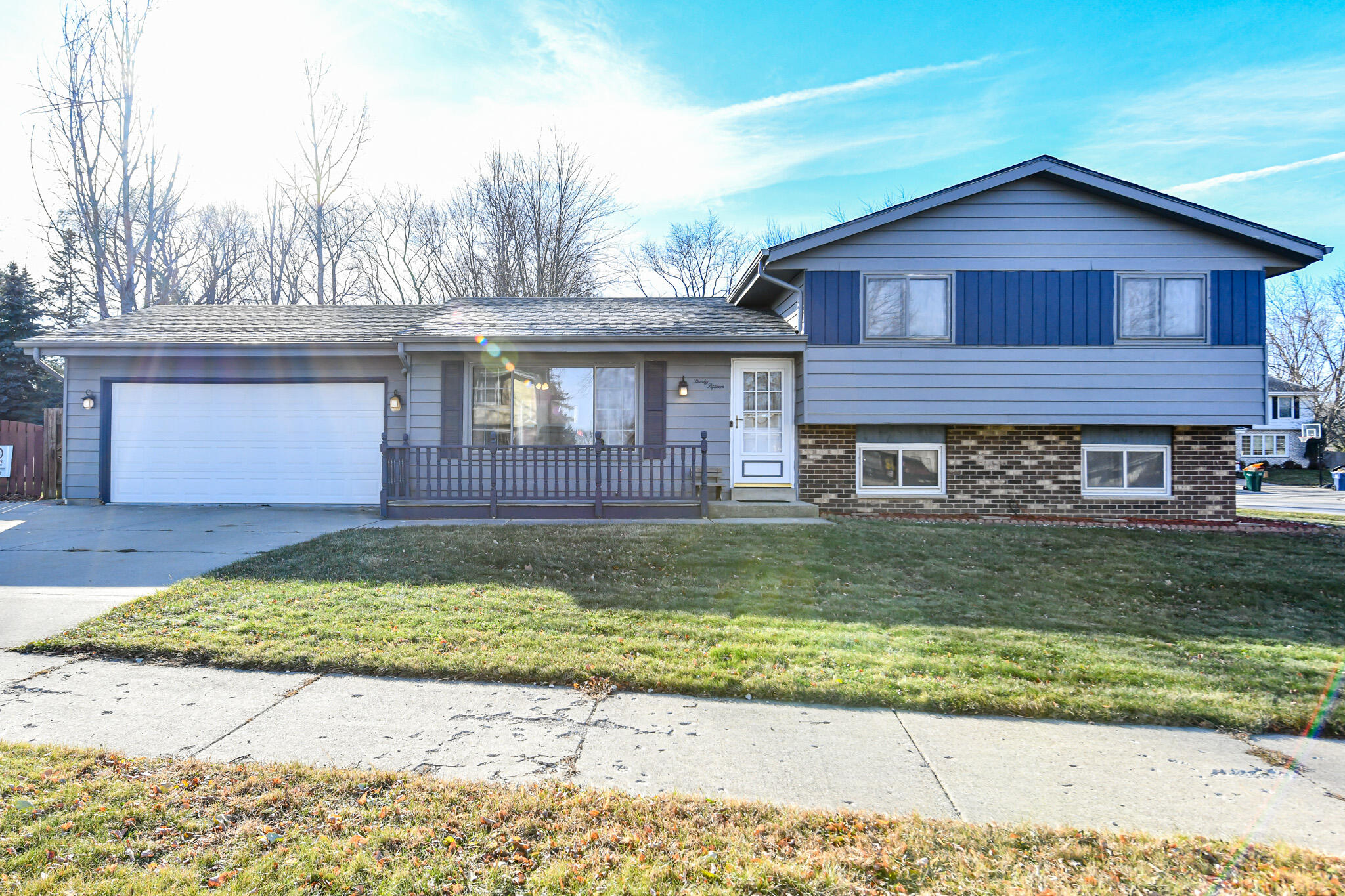 3015 E Stonefield Dr, Oak Creek, WI 53154 MLS 1819660 Coldwell Banker