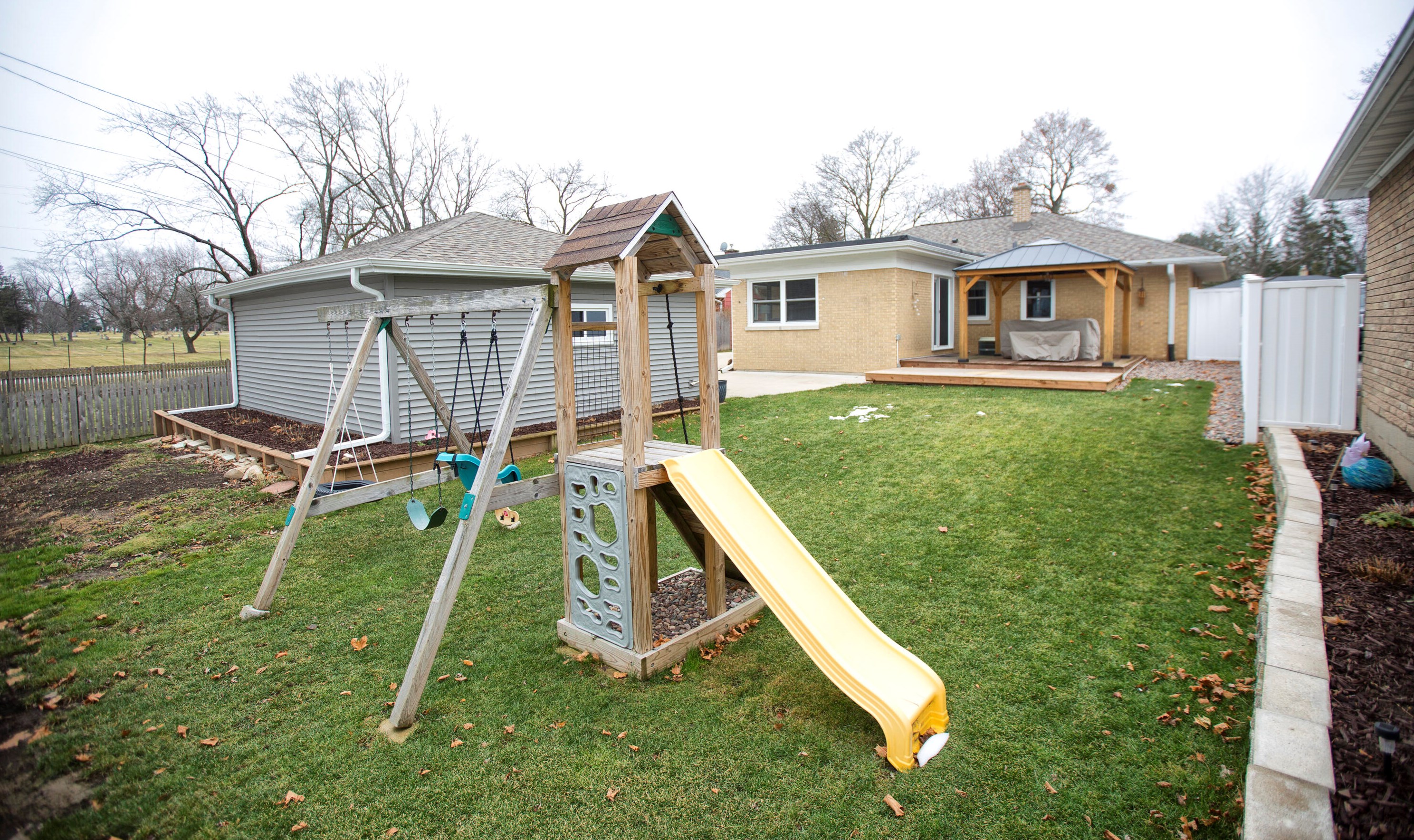 4418 107, Milwaukee WI 53225-4524 exterior