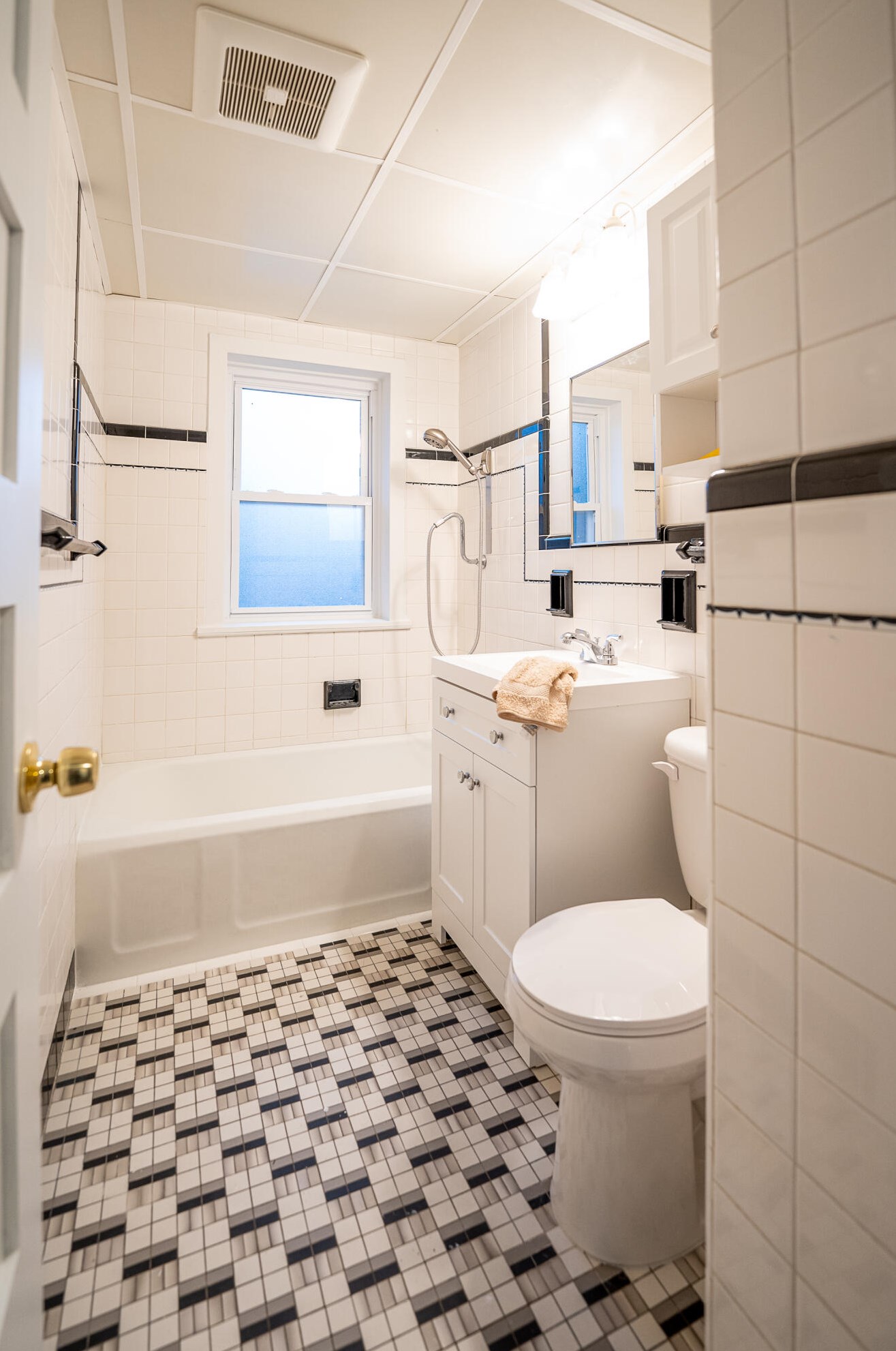 3806 53, Milwaukee WI 53216-2202 exterior