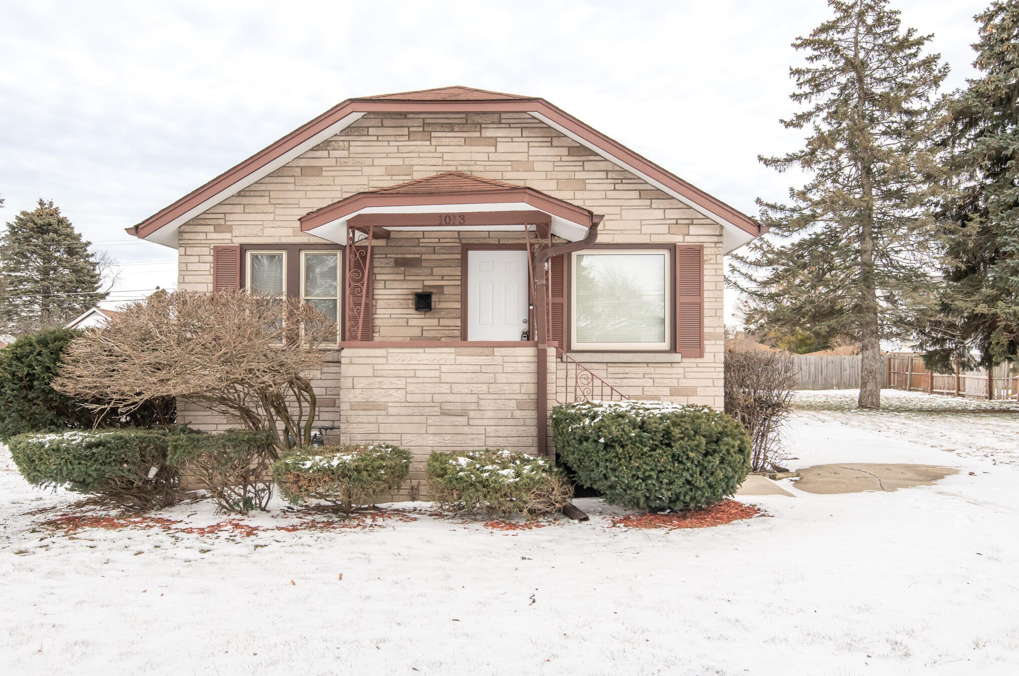 1013 Roosevelt Ave, Racine WI  53406-4144 exterior