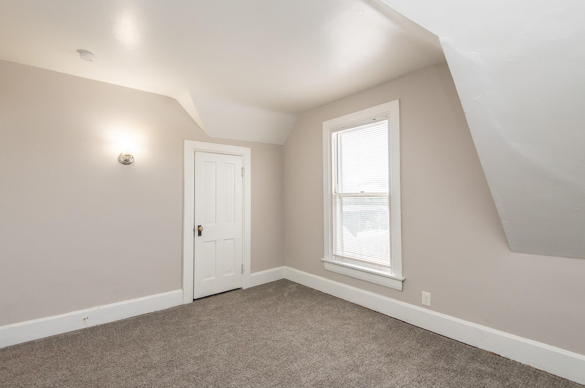 1522 Holmes Ave, Racine WI  53405-3587 exterior