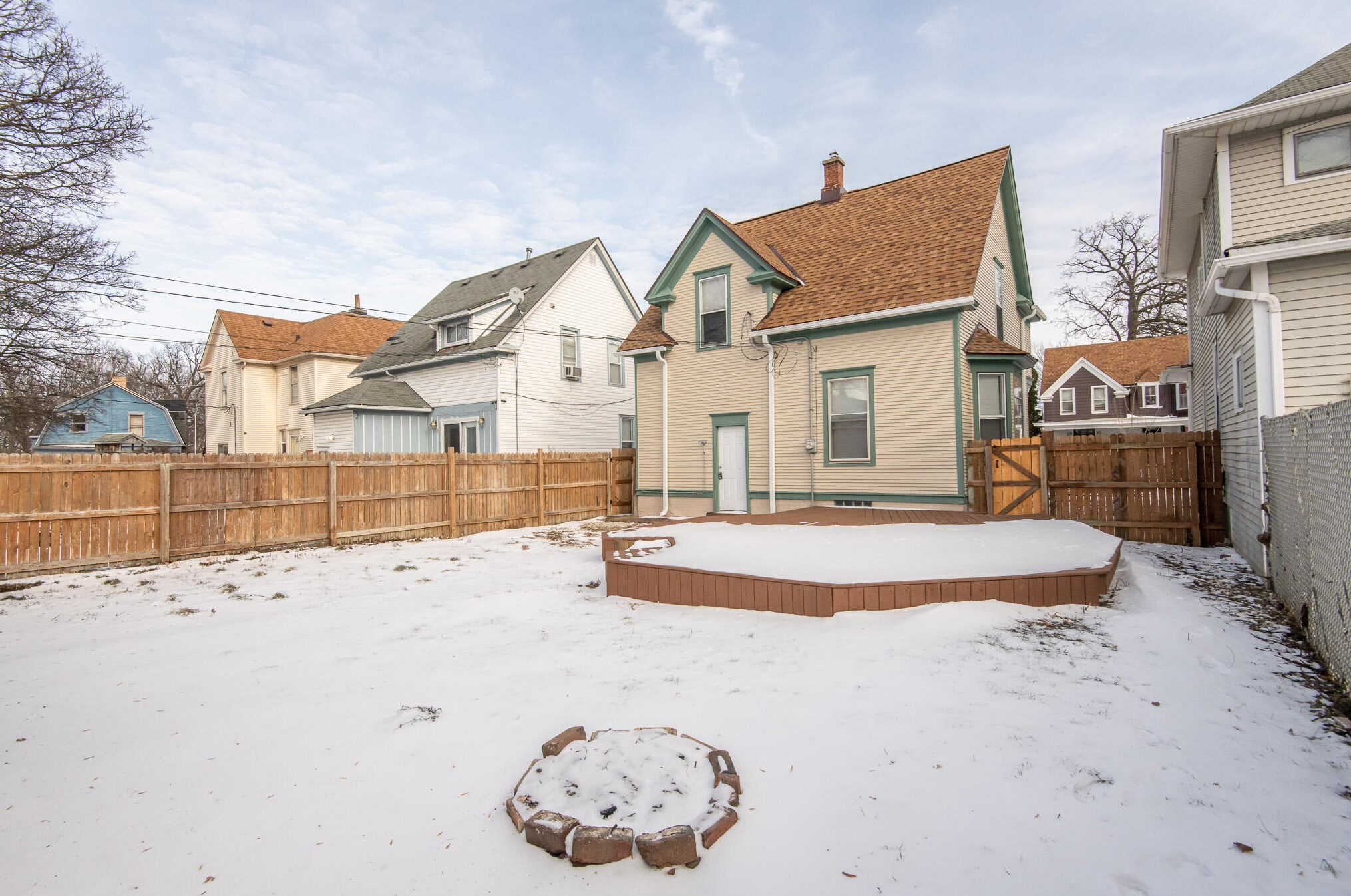 1522 Holmes Ave, Racine WI  53405-3587 exterior