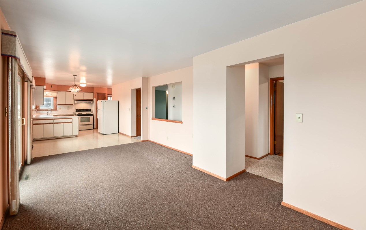 5970 Delaware Ave, Cudahy WI 53110-2849 exterior