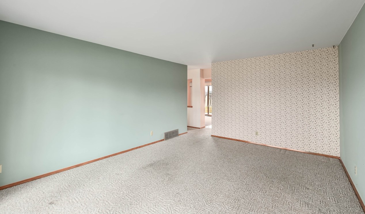 5970 Delaware Ave, Cudahy WI 53110-2849 exterior