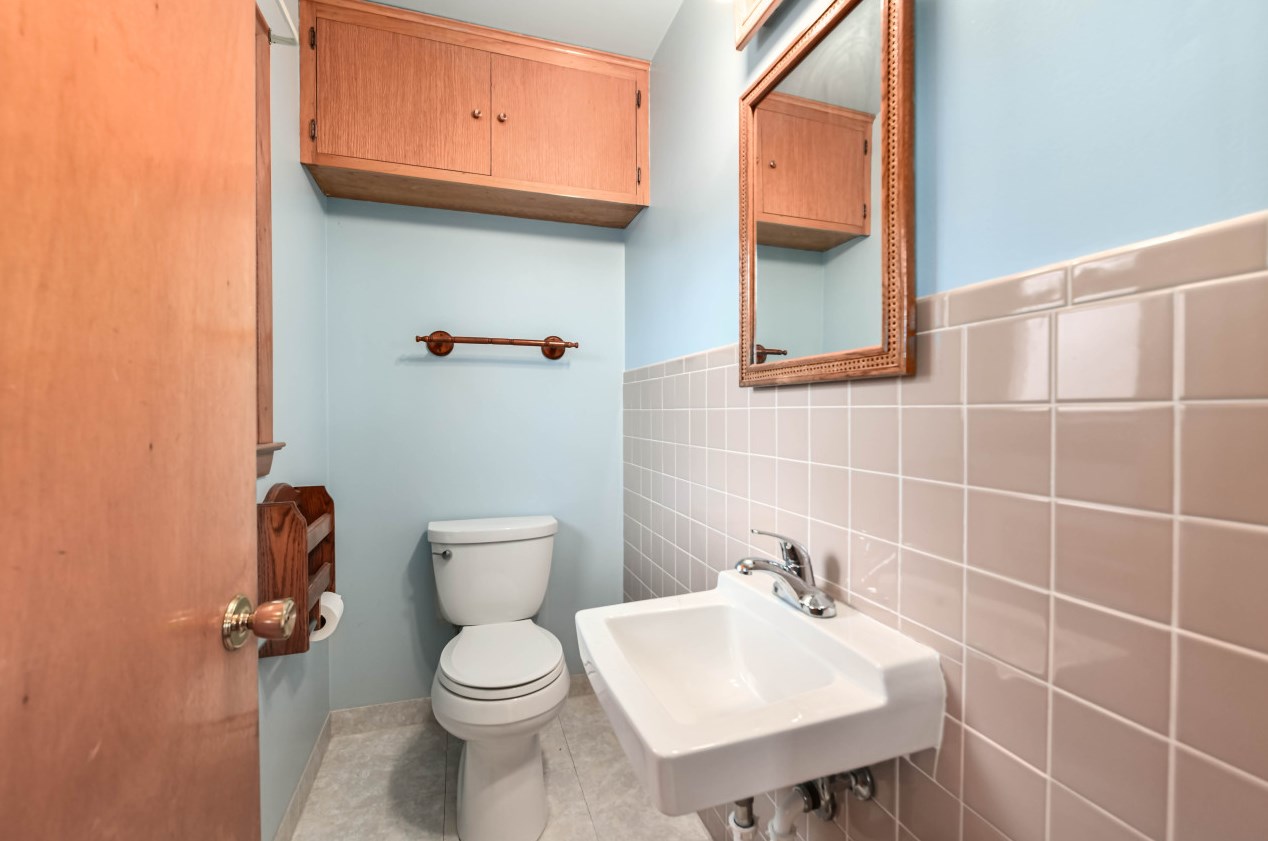 5970 Delaware Ave, Cudahy WI 53110-2849 exterior