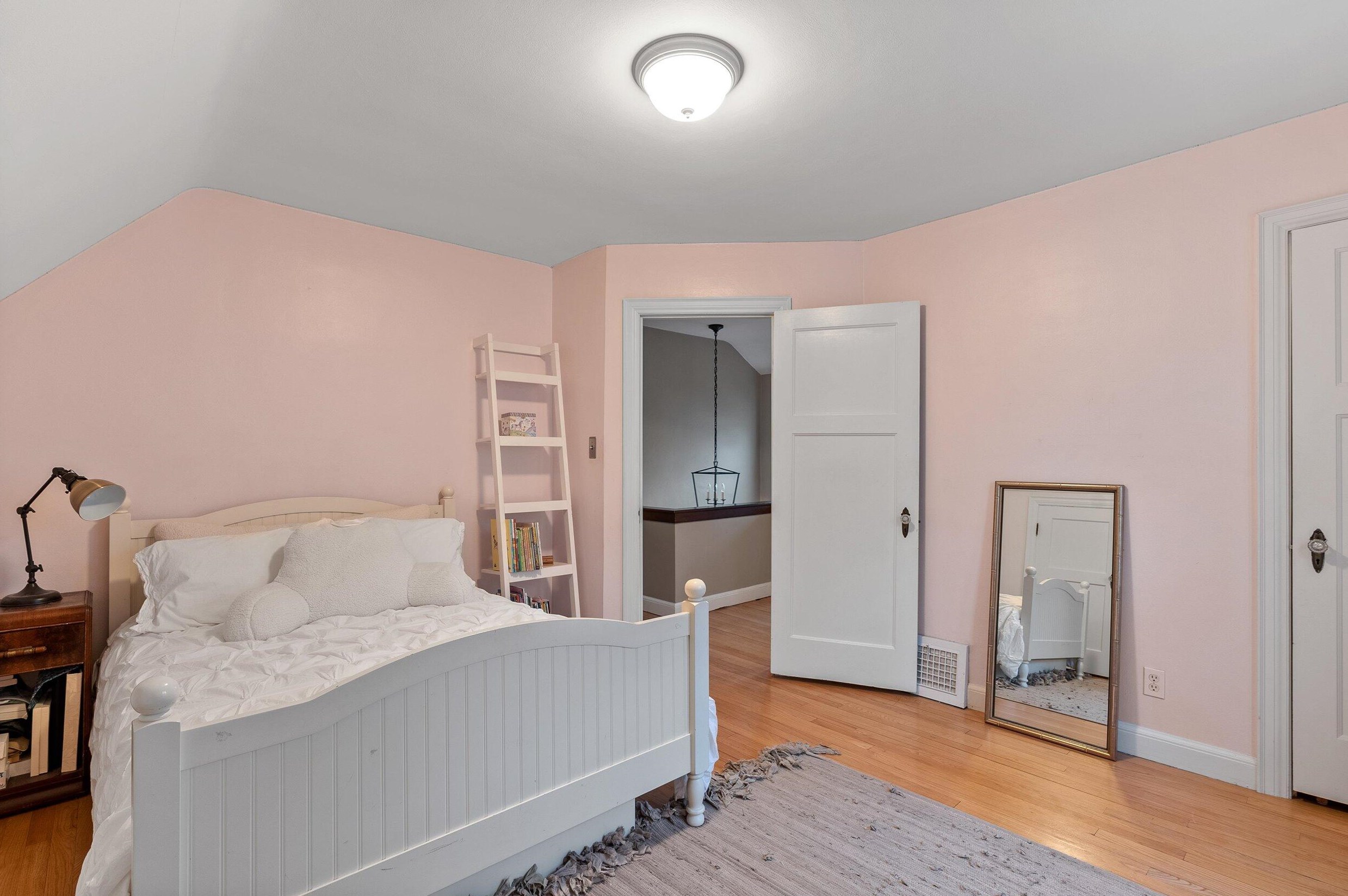 5115 Berkeley Blvd, Milwaukee WI 53217-5504 exterior