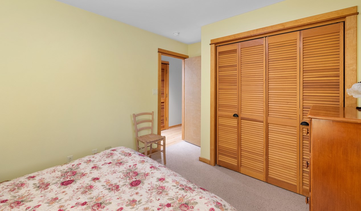 4702 Willow Creek Ln, Sheboygan WI  53083-2158 exterior