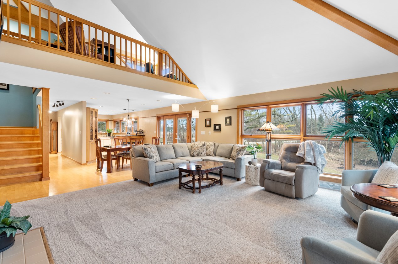 4702 Willow Creek Ln, Sheboygan WI  53083-2158 exterior