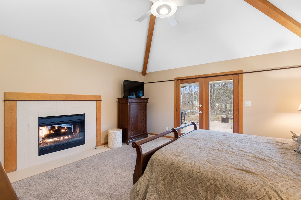 4702 Willow Creek Ln, Sheboygan WI  53083-2158 exterior