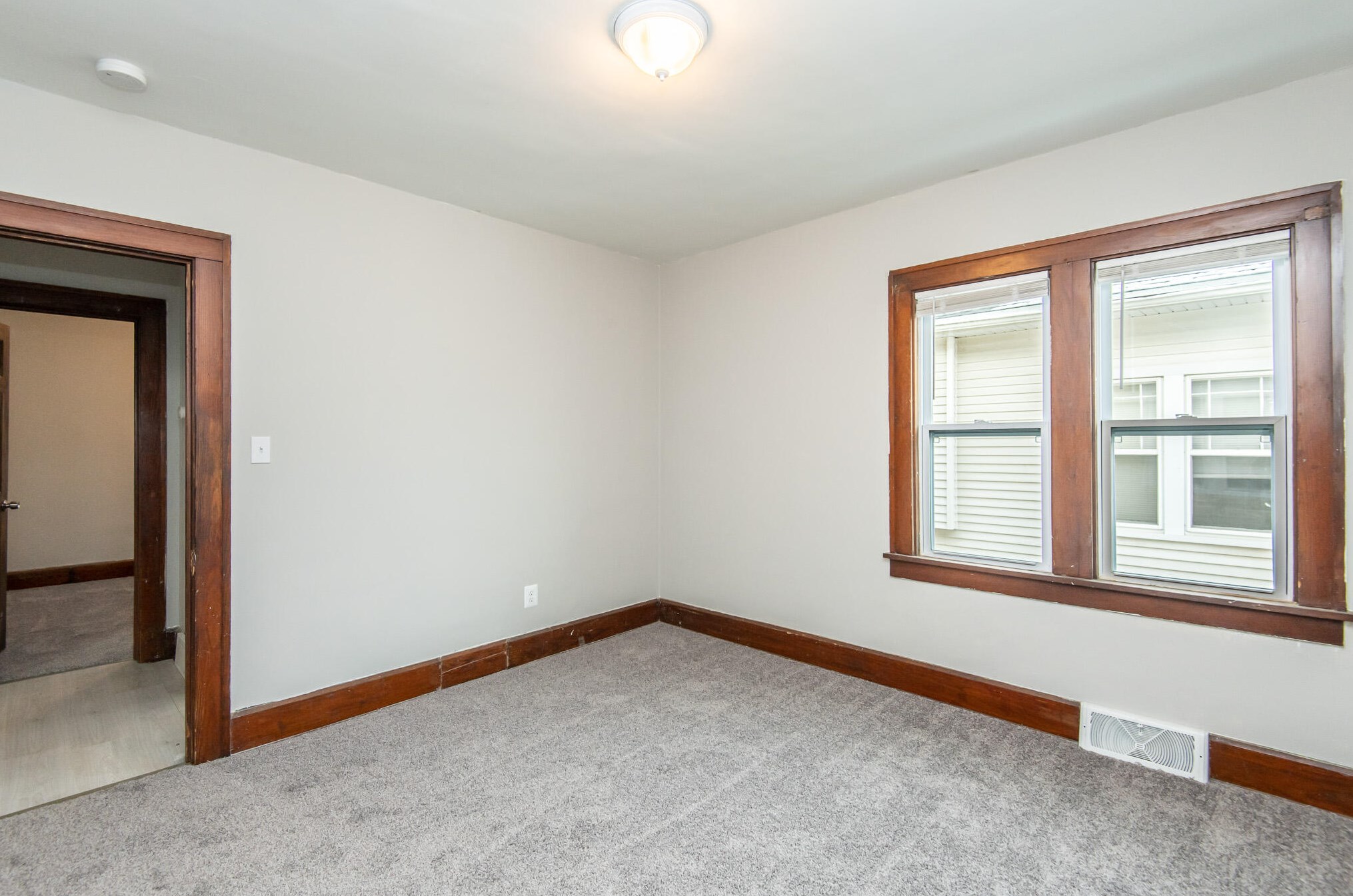 2016 Marquette St, Racine WI  53402-4640 exterior