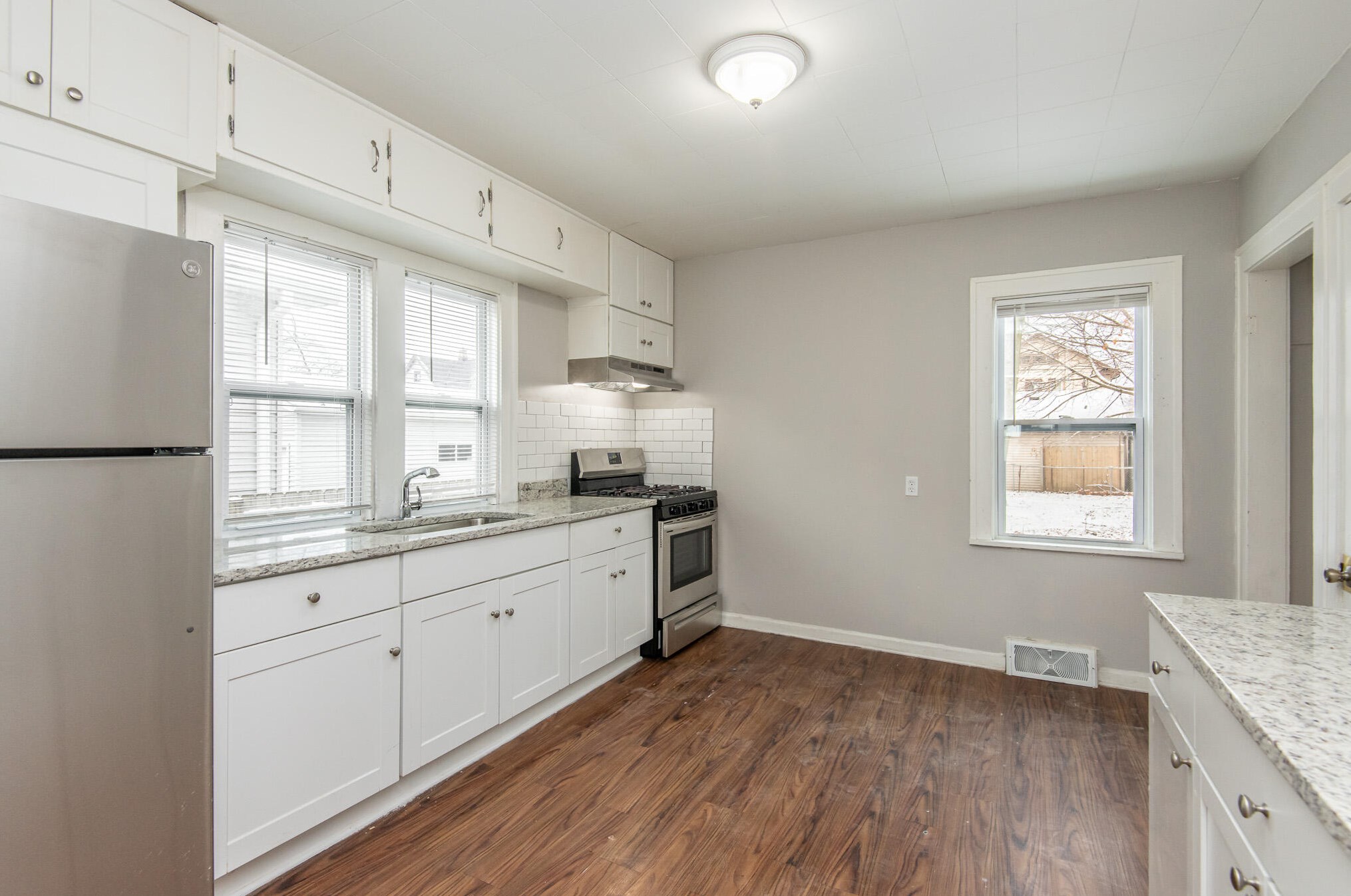 2016 Marquette St, Racine WI  53402-4640 exterior