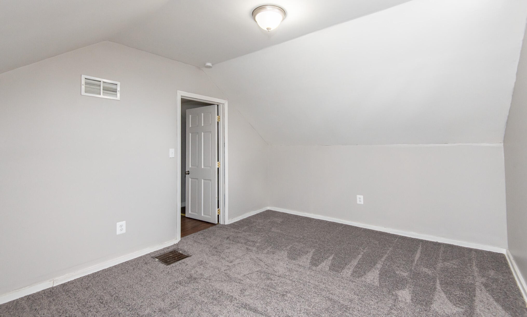 2016 Marquette St, Racine WI  53402-4640 exterior