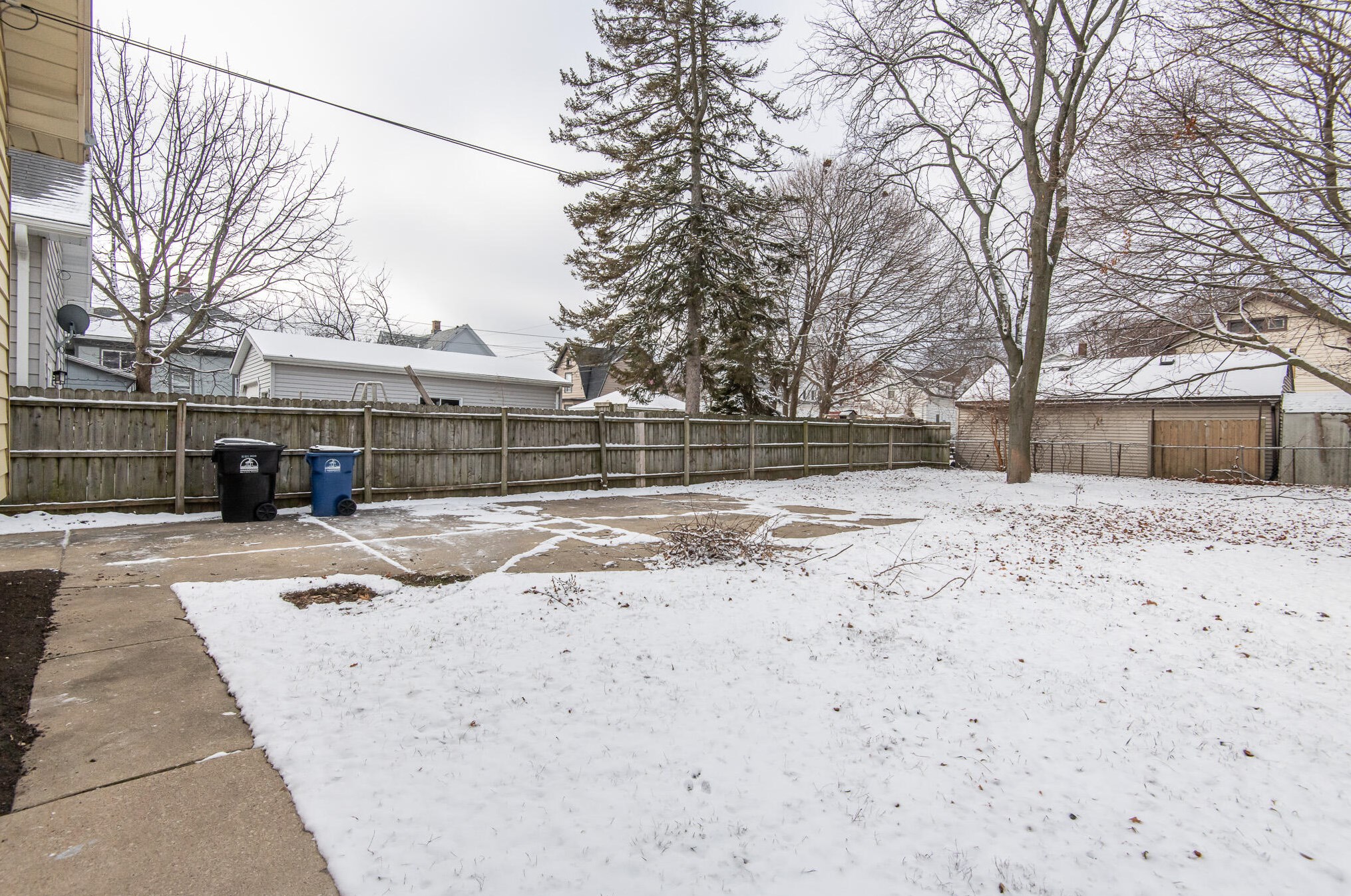 2016 Marquette St, Racine WI  53402-4640 exterior