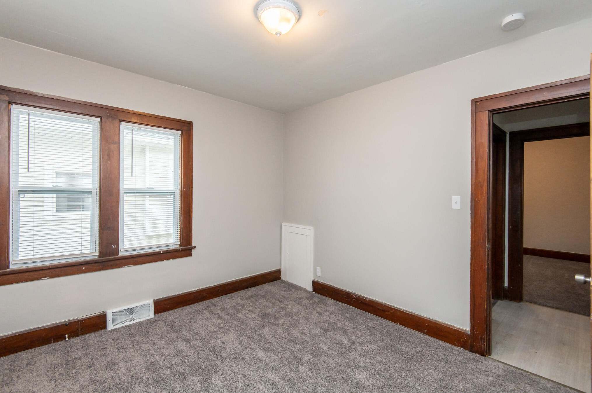 2016 Marquette St, Racine WI  53402-4640 exterior