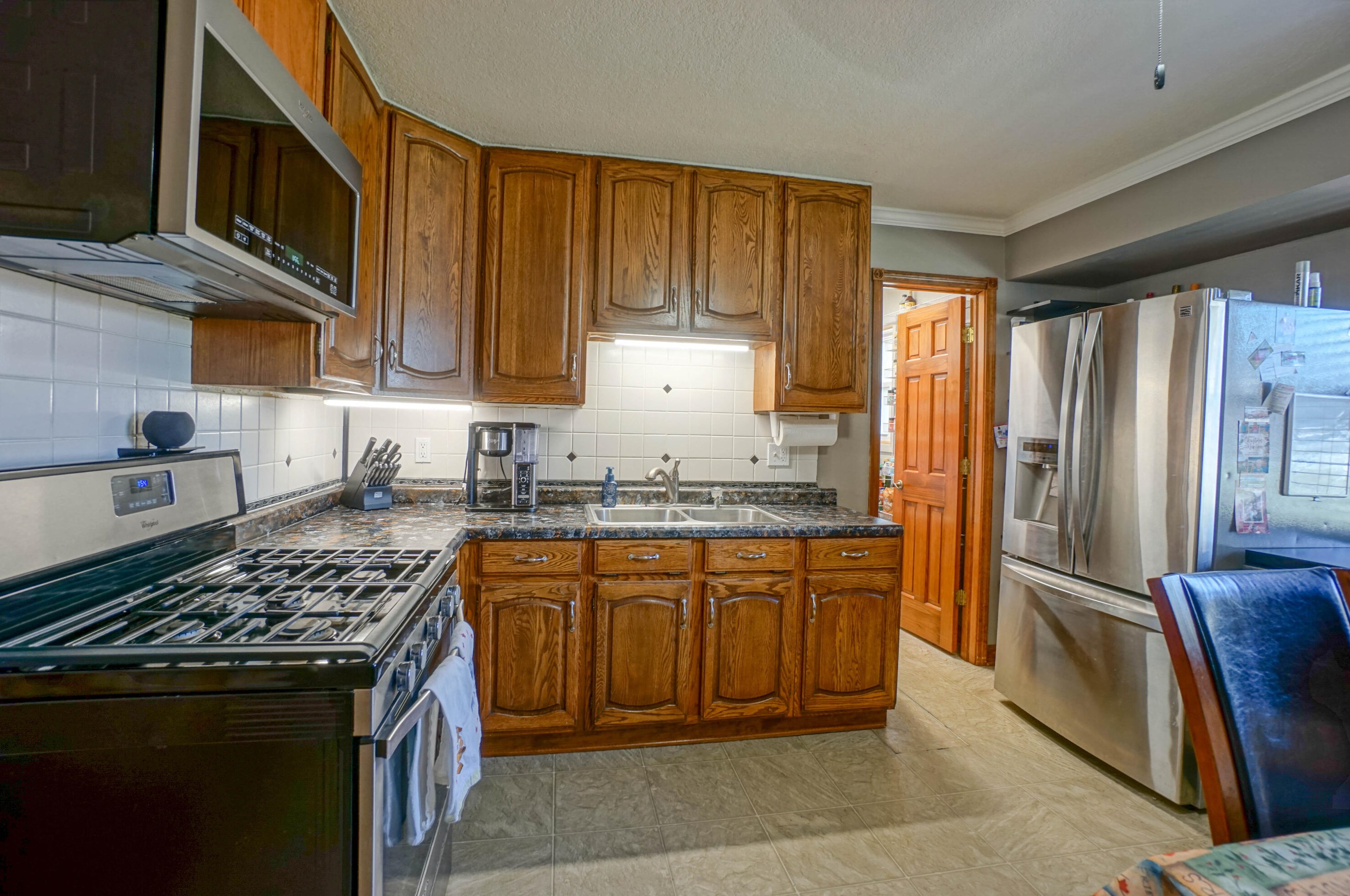 304 Oneida St, Delafield WI  53018-1861 exterior